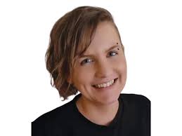 What are the key differences between being a member of a community and a  useful outsider?