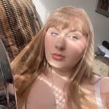 Who sells home grown strawberries in Findlay, Ohio?