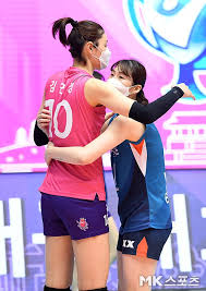 She is the outside hit. ì´ì†Œì˜ ê¹€ì—°ê²½ê³¼ í¬ì˜¹ Mkí¬í†  ë§¤ì¼ê²½ì œ