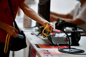 Singapore will enter phase 3 on 28 december. Singapore S Phase 3 Will Go Ahead If 3 Conditions Met Including Having 70 Tracetogether Take Up Rate Health News Top Stories The Straits Times