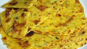 Makki Ki Roti Recipe It Is A Famous Pakistani Roti Recipe Paired With Spinach Curry Served As A Main Course Meal Main Main Course Recipes Roti Recipe Recipes