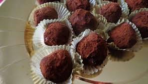 La torta senza uova è un dolce leggero, soffice e profumato realizzato senza le uova ideale per la merenda dei grandi e dei piccoli! Dolci Senza Cottura Tartufini Al Cioccolato E Rum Approdo Calabria