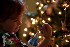 Great Christmas Pix 2 Turn Off Your Flash Your Camera Whether It Is A Point And Shoot Or A Dslr Will Want To Put The Flash On Christmas Photography Christmas Lights