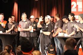 Znajdź najniższą cenę dla global inn hotel w wolfsburg. Del Abschlussfeier Der Grizzlys Wolfsburg