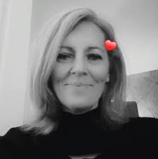 My post keeps declining so sorry for weird phrasing! Does anyone know if  the hospital parking machines only take card?