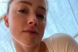 Arthur Aguiar exibe tatuagem com nome de Maíra Cardi