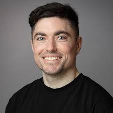 Alex Leaf's Instagram, Twitter & Facebook