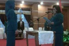In this archive footage from 1946, the sultan of johor is seen celebrating his 73rd birthday at a party attended by important indian. Bupati Punya Dua Istri Jabatan Ketua Pkk Jadi Sengketa