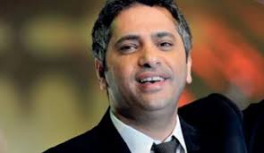 بدأ مشواره الفنى فى سن صغير فعندما بلغ سن الخامسة عشر من عمره إشترك فى العديد. ÙØ¶Ù„ Ø´Ø§ÙƒØ± ÙŠØ¹ÙˆØ¯ Ù„Ù„Ø³Ø§Ø­Ø© Ø¨Ø£ØºÙ†ÙŠØ© Ù…ØµØ±ÙŠØ© ÙˆÙŠØ¤ÙƒØ¯ ÙƒÙ†Øª Ù…Ø¹ Ø§Ù„Ù…Ø¸Ù„ÙˆÙ…ÙŠÙ†