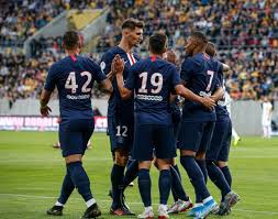 Mitchel bakker, le latéral néerlandais du psg, veut saisir sa chance en l'absence de juan bernat, blessé, et layvin kurzawa, suspendu. Defender Bakker Makes Unofficial Debut For Psg In Exhibition Game Teller Report