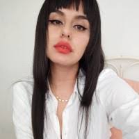 Ana Preza's Instagram, Twitter & Facebook