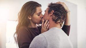 Any of various practices involving romantic or sexual relationships with multiple partners with the knowledge and consent of all involved. Polyamorie Kann Das Funktionieren