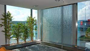 Wasserwände verwandelt wohnräume in wellness oasen. Wasserwand Aus Glas Edelstahl Naturstein Stein