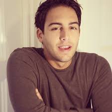 Darin was born in stockholm, sweden, to kurdish parents shwan and ashti, who are from iraqi kurdistan. Darin Zanyar