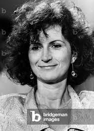 Jacqueline Dana's Instagram, Twitter & Facebook