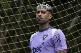 Perto do Palmeiras, Barboza é escalado como titular do Botafogo contra Internacional