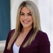 Chelsea Hogan (@chelssellsclt) • Instagram photos and videos