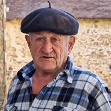 LA BATTEUSE À L'ANCIENNE ! À l'occasion de la fête votive du village de  Ribennes (Margeride-Lozère-France). Présentation de la batteuse de Monsieur  Balez. Vidéo : Lily Rose #fete #traditions #lozere