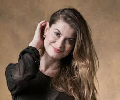 View the profiles of professionals named alinne moraes on linkedin. Alinne Moraes E Caua Reymond Voltarao A Contracenar Em Novela Das Nove Bastidores O Planeta Tv