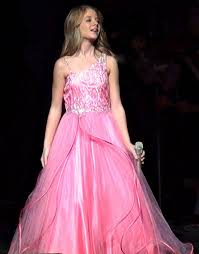 Jackie takes interest in sewing, drawing, archery, swimming, and playing with her pets. Jackie Evancho Celebrity Biography Zodiac Sign And Famous Quotes