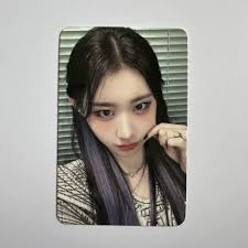 ITZY Chaeryeong Born To Be Official Standard Album Phone Version Photocard  ITZY 8TH MINI ALBUM 'BORN