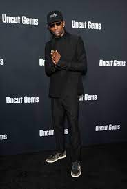 Travis scott (stage names are travi$ scott, la flame, cactus jack, birth name is jacques berman webster ii) is a rapper, writer of popular songs (butterfly effect, can't say, antidote, mamacita) and three platinum albums (rodeo. Travis Scott Outfits 15 Best Looks From Rapper Travis Scott