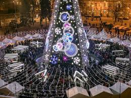 Multumim pentru participare , toti bradutii au fost foarte frumosi. Cel Mai Frumos Brad De CrÄciun InstalaÈia LuminoasÄ Are 5 Kilometri Lungime Divertisment Eva Ro