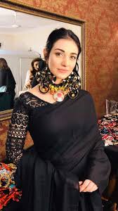Sarah khan height, weight, age, boyfriend, husband, family, wiki & biography. Sarah Khan Looking Absolutely Gorgeous In Black Saree Showbiz Pakistan