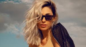 È prodotto da banijay, ed è basato sull'omonimo format statunitense. Anna Zero E Il Titolo Del Nuovo Album Di Anna Tatangelo