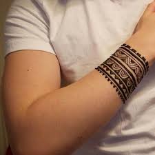 Wrist Bracelet Tattoo Maoritattoos Men Henna Tattoo Tribal Henna Designs Henna Tattoo Designs