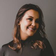 Dra. Thaiara Bauer updated their...