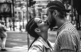 Alin ve lina'yla çok mutlu olduklarını anlatan pelin akil ile anıl altan nazardan korktuklarını gizlemedi. Pelin Akil Ve Anil Altan Dan Ask Pozu