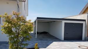 Nun hat mein nachbar vor jahren auf seine garage ein haus gebaut, welches hinter unserer garage auch nicht verputzt ist ( ging ja nicht). Einzelgarage Aus Stahl Mit Sektionaltor Anbau Carport Daneben Gerateraum Abstellkammer Hinten Quer News Brandl