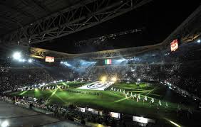 The juventus stadium first opened on 8th september 2011 with the opening ceremony and inaugural match held against the oldest professional football club notts county, who provided the inspiration for the old lady's famous black and white stripes.three days later the first serie a match was held against parma with stephan lichsteiner scoring the first goal during the 17th minute. Stadium Guide Juventus Stadium