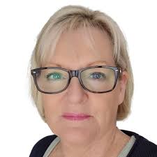 Amazon.com: Maureen Earl: books, biography, latest update