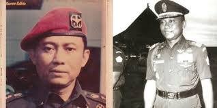 PONTIANAK - Klaim persetujuan Presiden Susilo Bambang Yudhoyono menetapkan Letnan Jenderal TNI Sarwo Edhie Wibowo sebagai Pahlawan Nasional tahun 2014, ... - 43181113-sarwo%2520edhie%2520wibowo