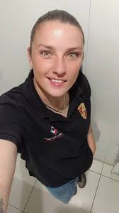 41 single mum of 3 teens from Cambridge सर 9 J ean