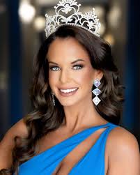 Texas and Oklahoma Titleholders Receive Luxury Blankets from Minky Couture