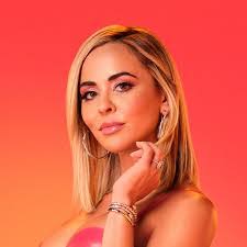 Olivia Florence's Instagram, Twitter & Facebook