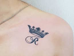 Then you can walk away with a design that is fitted to both your body and personality. Queen Crown Tattoo Find Out Some Modern Tattoo Ideas Body Tattoo Art