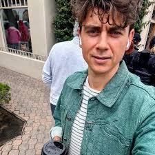 Ben Mathews (@bentwitr)