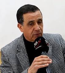 ولديه ولد حلاوة بحي المعادي بالقاهرة وهو من أسرة ثرية، وتخرج من كلية الإقتصاد. Ù…Ø­Ù…Ø¯ Ø§Ù„ØºØ§ÙˆÙŠ ÙˆÙŠÙƒÙŠØ¨ÙŠØ¯ÙŠØ§