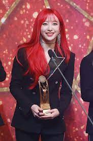 These Are The 10 Female Idols That Netizens Adore When They Have Red Hair Koreaboo Red Hair Kpop Korean Beauty Girls Red Hair