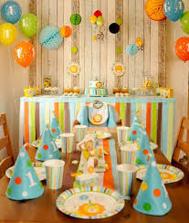 Der Erste Geburtstag Unseres Sohnes Mit Zooparty Motto 1 Teil Geburtstag Dekoration Ideen Baby Geburtstag Geburtstag Dekoration