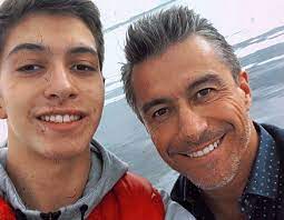 Last updated october 19, 2020. El Gran Orgullo De Fernando Solabarrieta Por Logro De Su Hijo Menor Ya Es Un Joven Y Va Camino A Ser Un Hombre De Bien