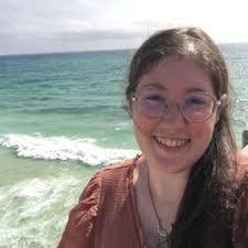 Daphne Pitts's Instagram, Twitter & Facebook