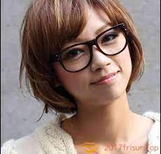 kurzhaarfrisuren damen mit brille mit pony kurzhaarfrisuren kurzhaar pony frisur brille frisuren kurzhaarfrisuren