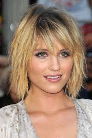 Epingle Par Lina Sur Coiffure Coupe De Cheveux Coupe Cheveux Mi Court Carre Plongeant Frange