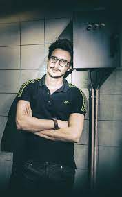 Damiano michieletto was born in venice and made his international debut at the wexford festival in 2003. Damiano Michieletto L Amore Invecchiando Migliora E Si Tinge Di Grazia