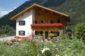You have zeus of course, pegasus, boat, helmet, vase, wreath, harp, silver and gold coin but no card symbols. Haus Pacher I Mama S Hus Erholungsurlaub In St Gallenkirch Montafon